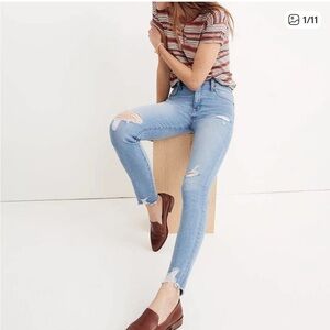 Madewell | 9" High-Rise Skinny Jeans in Ontario Wash: Distressed-Hem Edition 26
